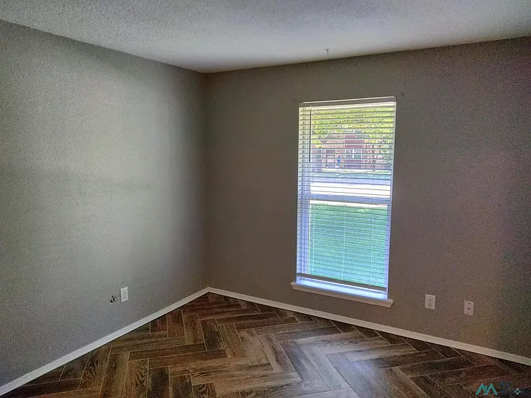 1408 Colonial Pkwy — Photo 19