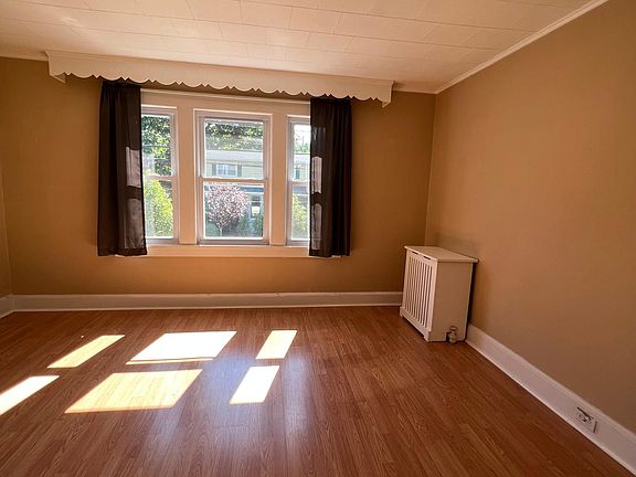 light fixtures have been updated throughout unit, see following pictures