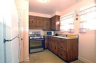3rd image of 6545 N Trumbull Ave