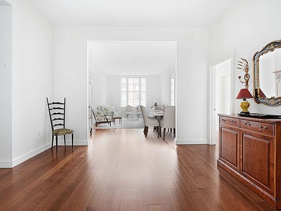 3rd image of 2112 Broadway #5F