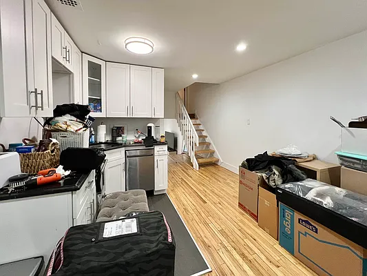 Rented by SERHANT. | media 16