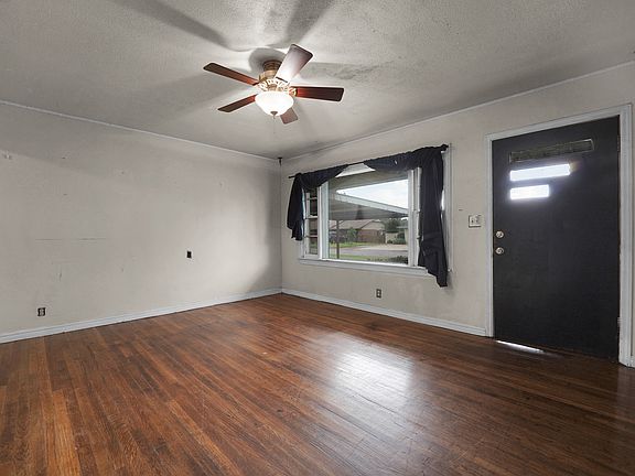 4th image of 1712 W B Ave