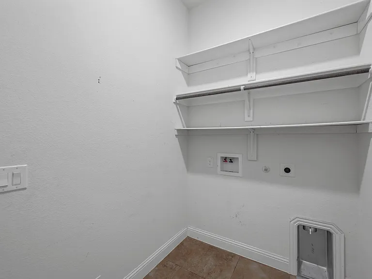 905 Foxtail Dr — Photo 18