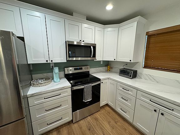 5th image of 1233 Oasis Dr