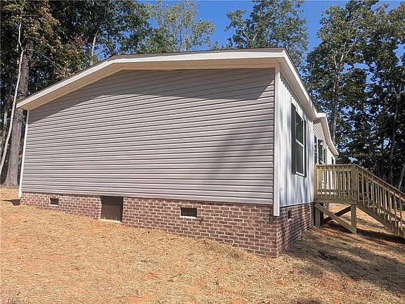 2nd image of 1312 Pineview Rd