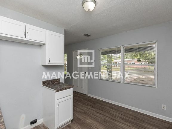 5th image of 4210 Connie St
