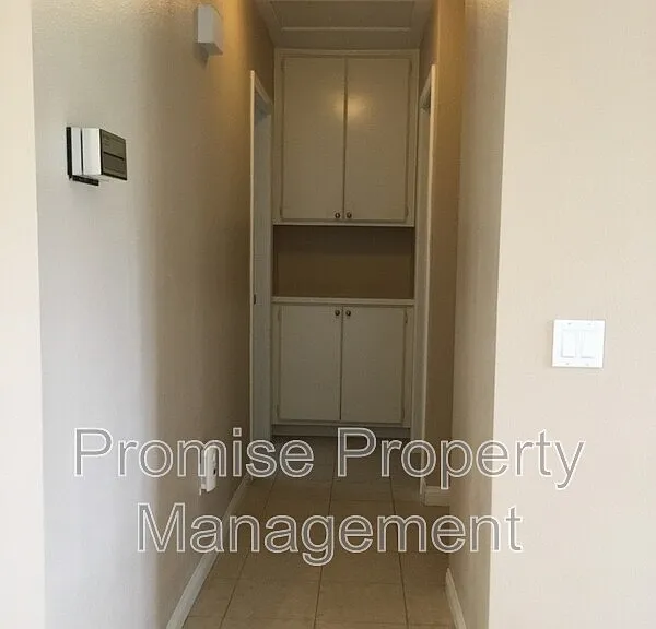 5247 Hubbert St — Photo 7