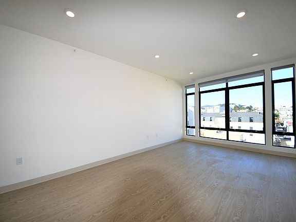 4th image of 24 Franklin St #302