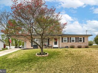1428 Karen Dr, Harrisburg, PA 17109