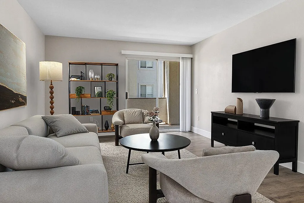 Deerwood Apartments — Photo 2