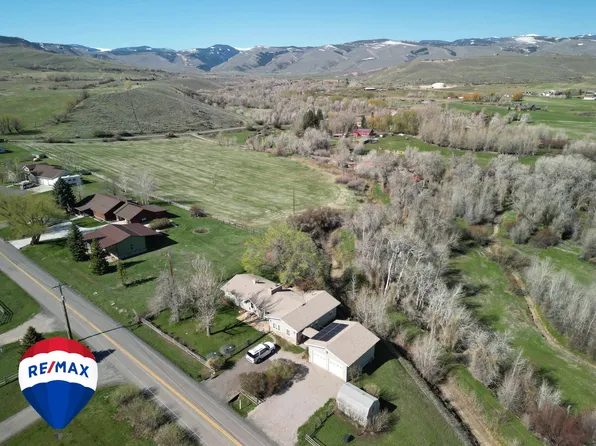 2021 Hillcrest Dr, Lander, WY 82520