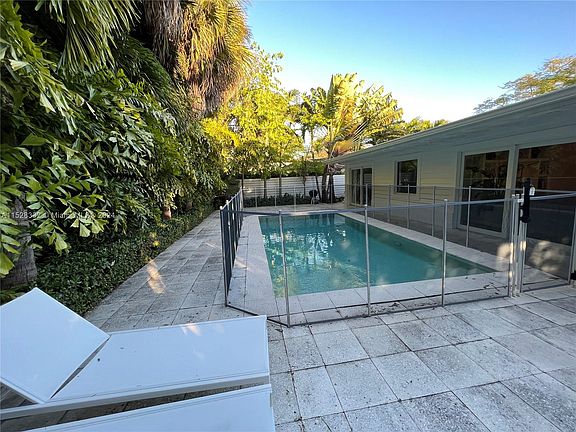 2nd image of 211 Greenwood Dr