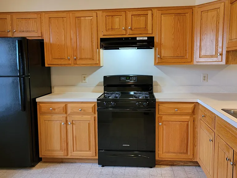 2097 Shady Oak Dr — Photo 7