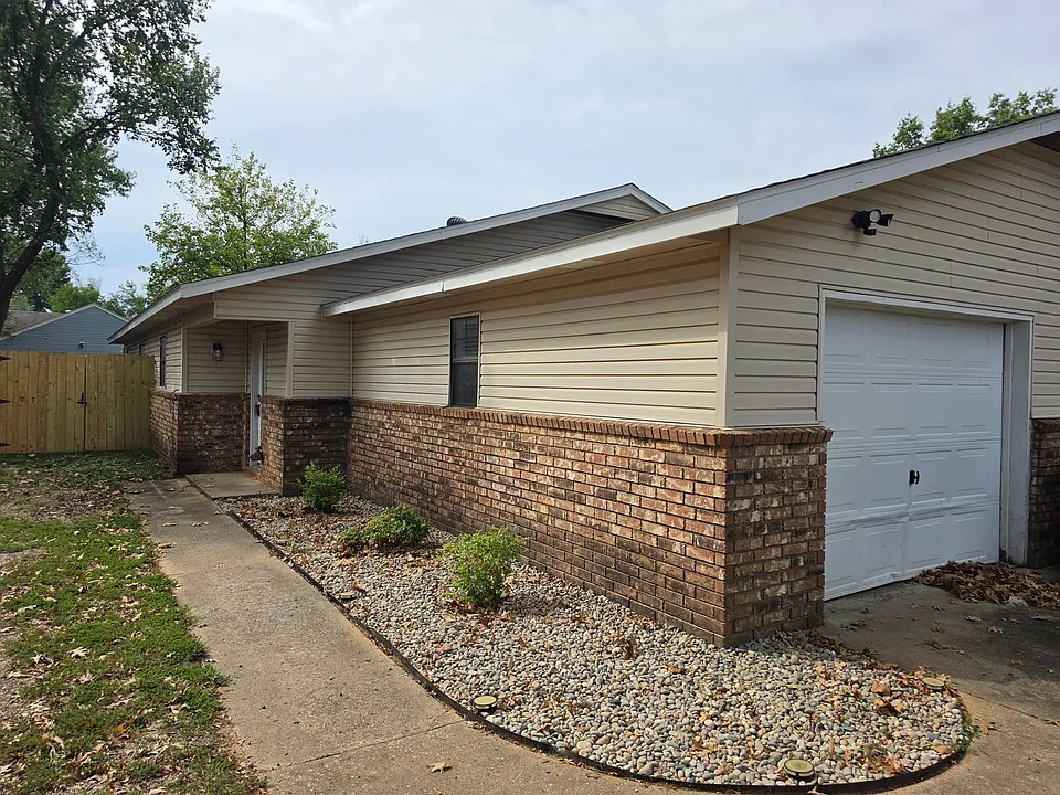 2001 Cypress Pl #A