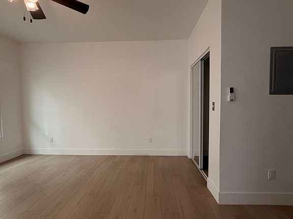 5th image of 1926 N Whitley Ave #6