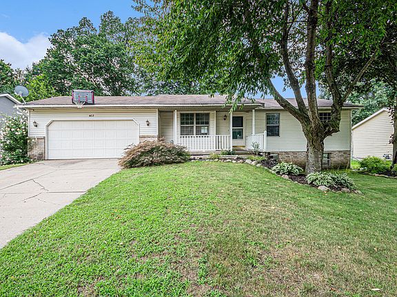 3rd image of 402 Standish Dr