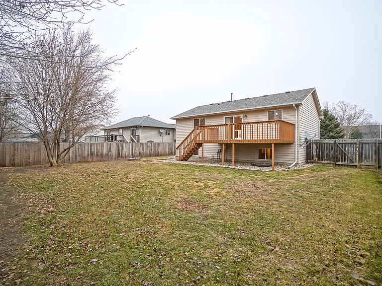 5201 S Baneberry Ave — Photo 24