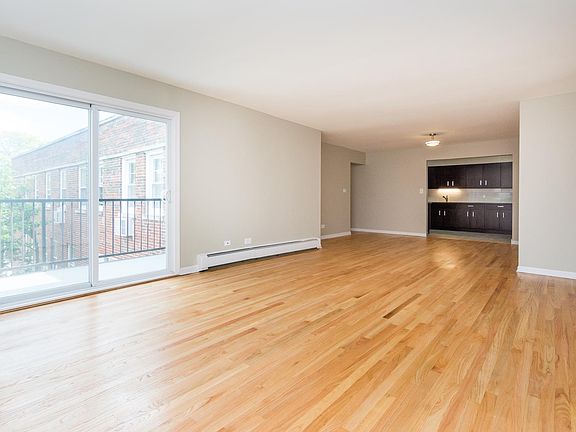 5th image of 2620 Central St APT 4C