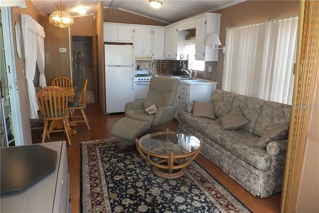 1 bed, 1.0 bath, 384 sqft, $1,125 — Photo 4