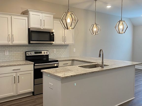 3rd image of 1020 Glenkirk Dr
