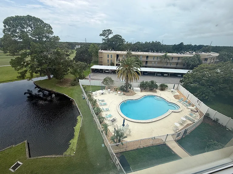 225 Country Club Dr #1506 — Photo 2