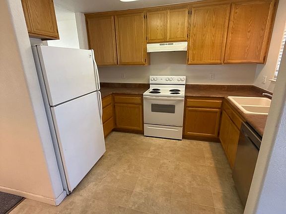 3rd image of 121 Healdsburg Ave APT O