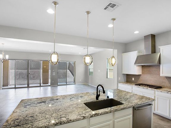4th image of 1064 W Rock Daisy Ln