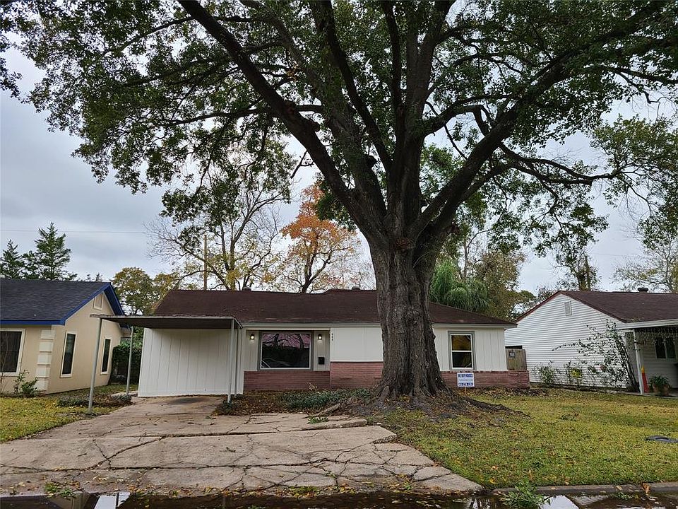 1st image of 906 Ogilvie St