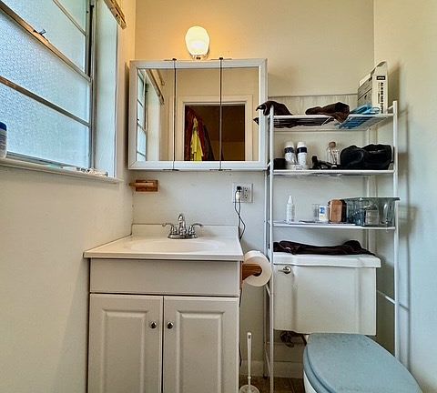 17th image of 505 E Hart Ave