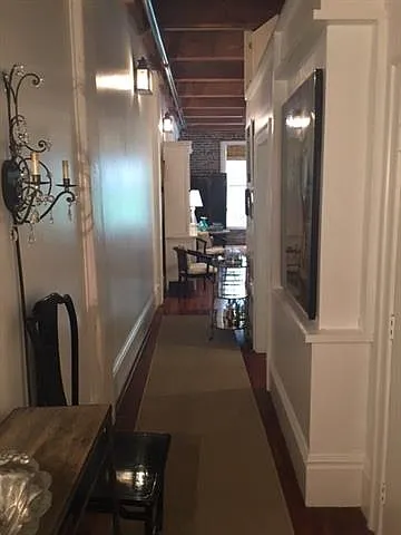 Photo 2 of 12 - 528 Baronne St #202 - New Orleans, LA Building Photo - 528 Baronne St #202