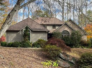 115 White Water Dr, Hendersonville, NC 28792