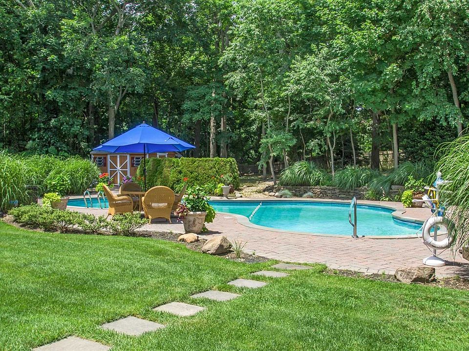 2nd image of 112 Turtle Cove Ln