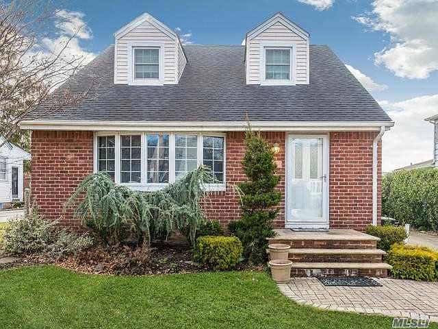 1st image of 308 Roslyn Ave
