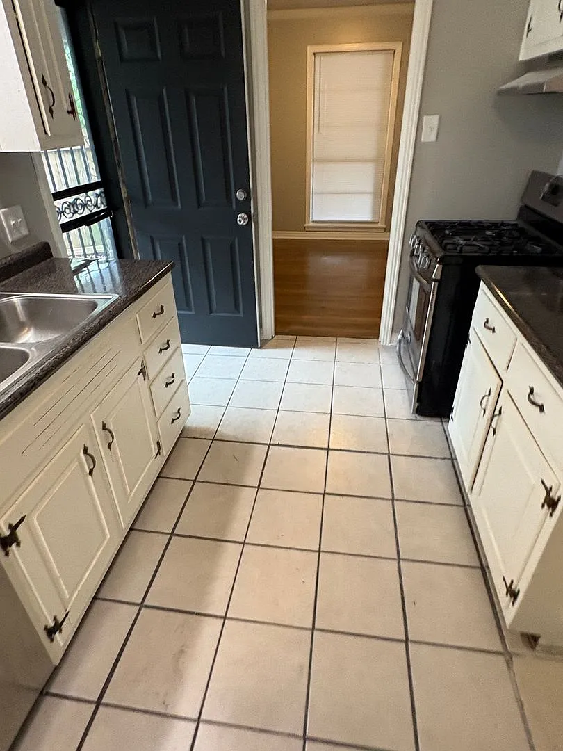 Welcome to 3293 S Perkins Road! — Photo 2