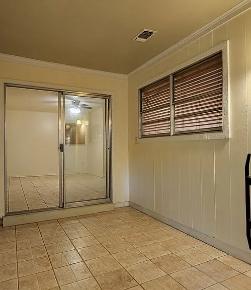 2601 Greenwood St — Photo 25