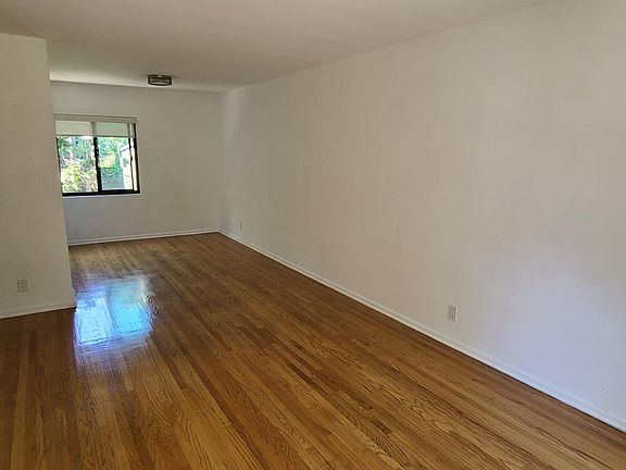 4th image of 2132 1/2 Griffith Park Blvd