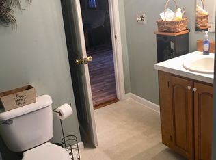 13 Railroad Ave, Dudley, MA 01571