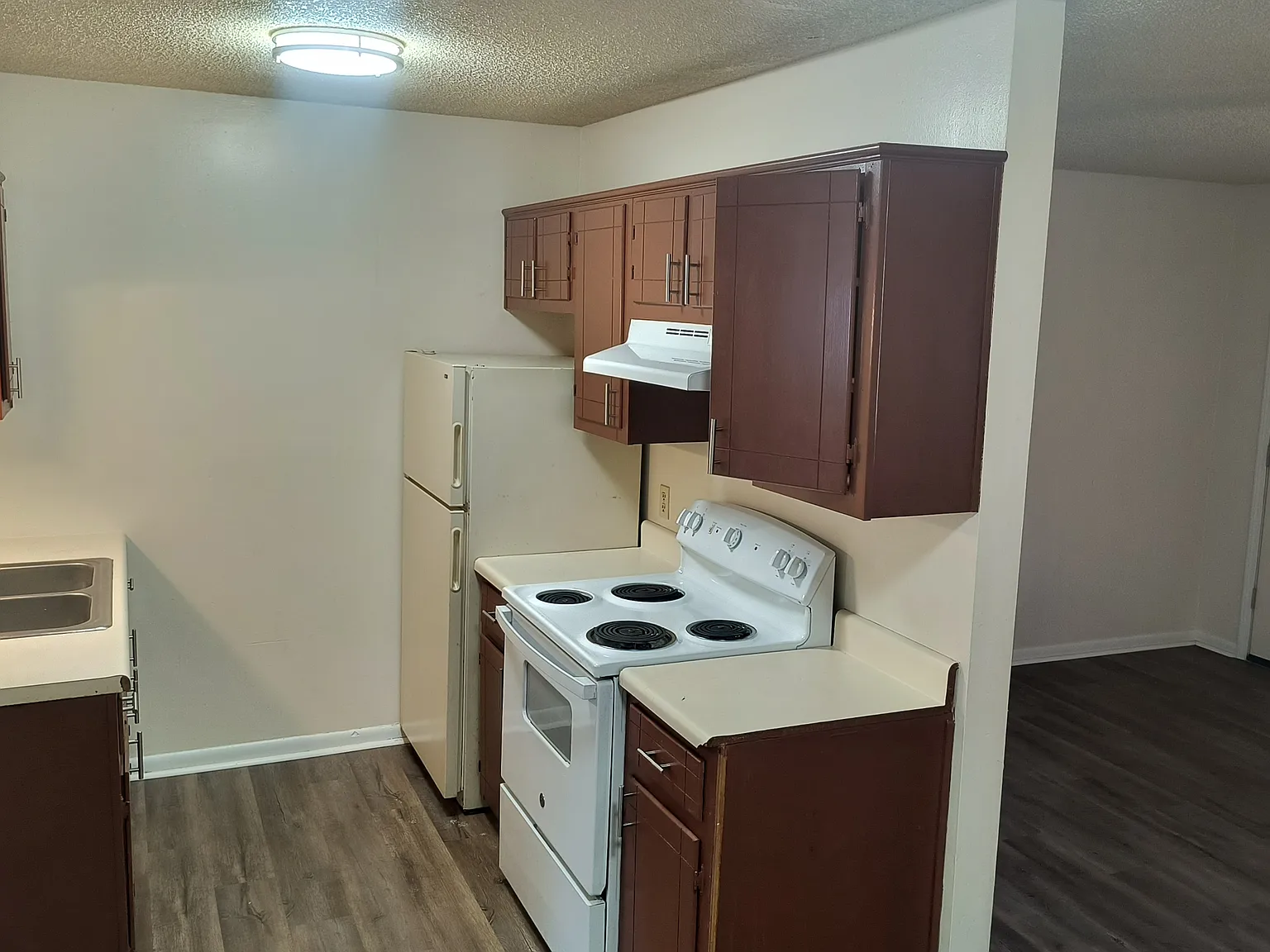 3720 Miramar Drive - 15 — Photo 4