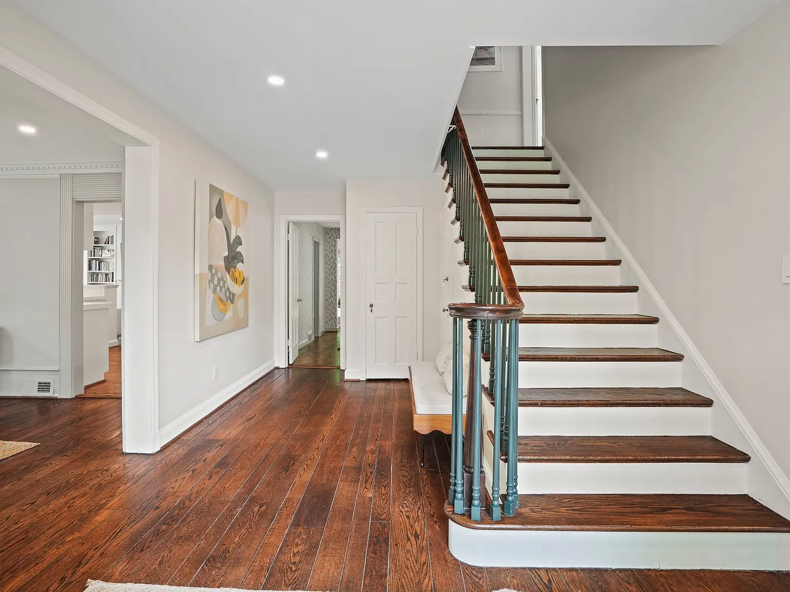 5 bed, 4.5 bath, 4028 sqft, $9,800 — Photo 3