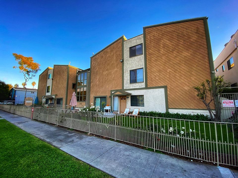 1st image of 2715 Abbot Kinney Blvd Unit 3