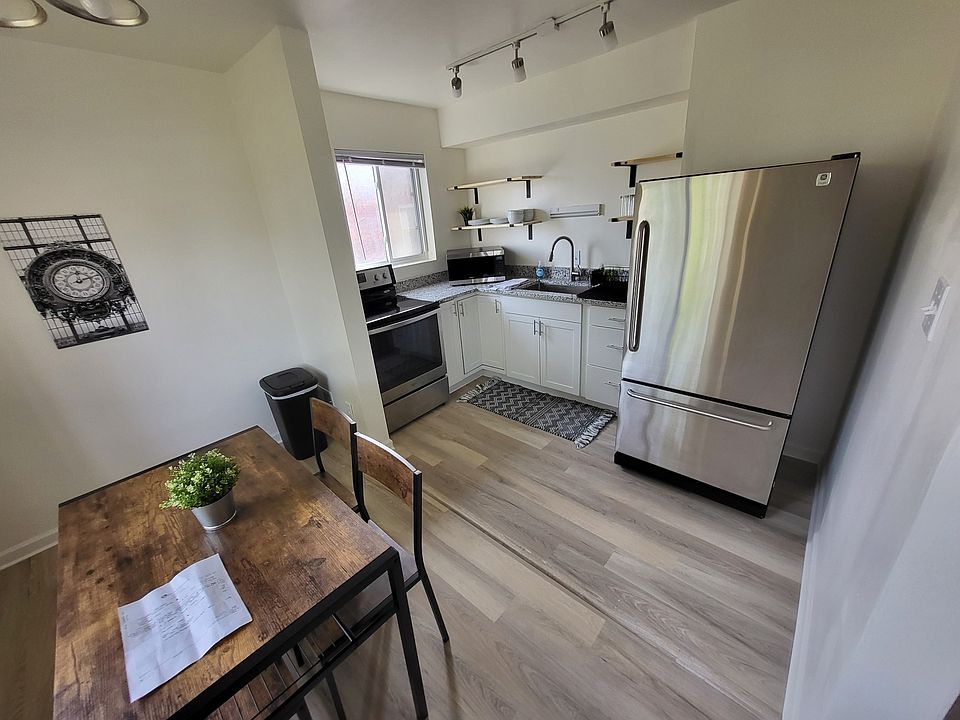1st image of 1210 Irving Ave APT 5
