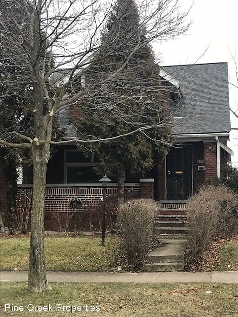 3719 E 110th St photo 1