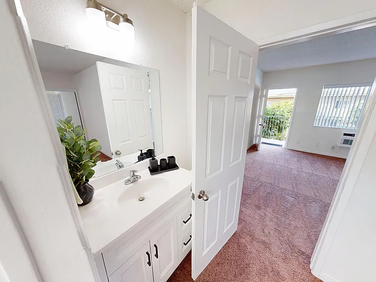 16220 Cornuta Apartments — Photo 18