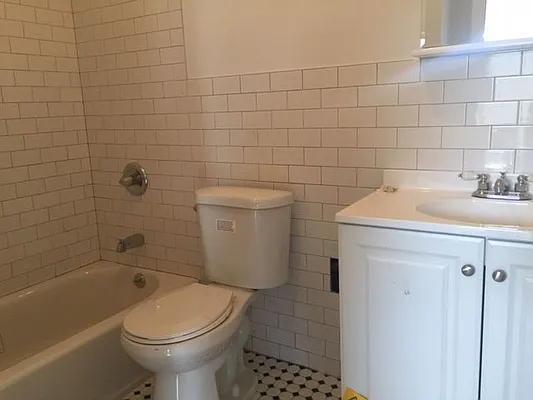 Rented by Alexander Bilu, LREB | media 18