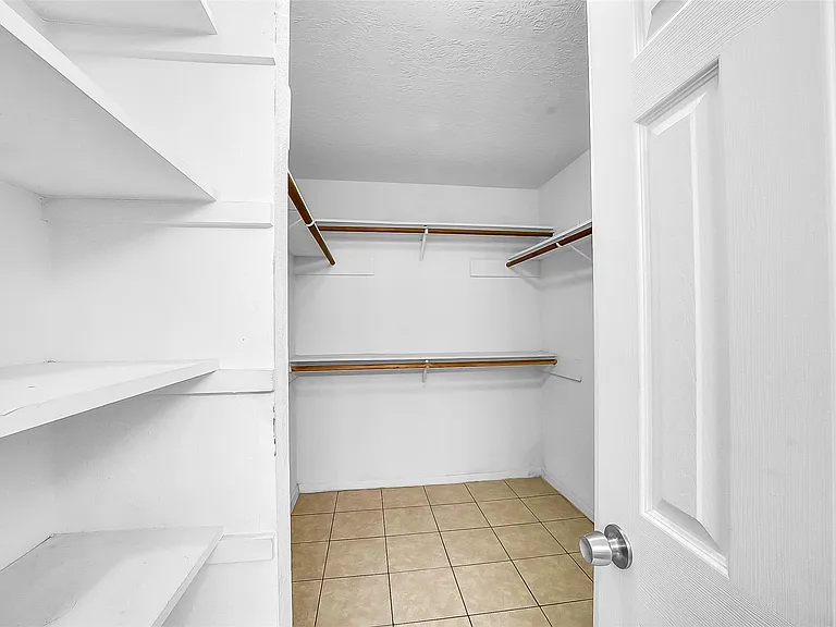 13618 Piney Oaks Dr — Photo 23