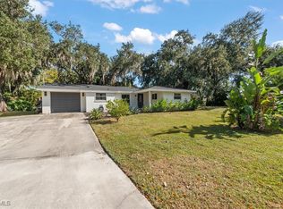 2466 N Westwood Dr, North Fort Myers, FL 33917