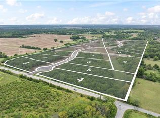 17445 Galloway Dr, Stilwell, KS 66085