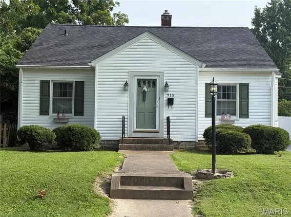 915 McKinley Blvd, Alton, IL 62002