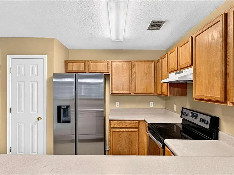 744 W Vincent Dr — Photo 13