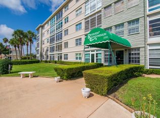 2333 Indian River Blvd APT 207, Vero Beach, FL 32960
